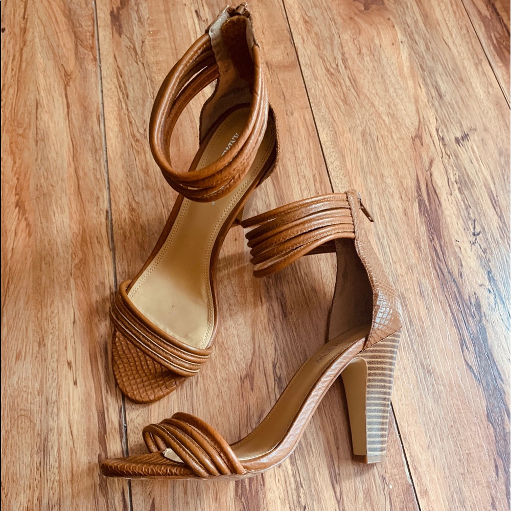 Andrew by Andrew Stevens sandal heels